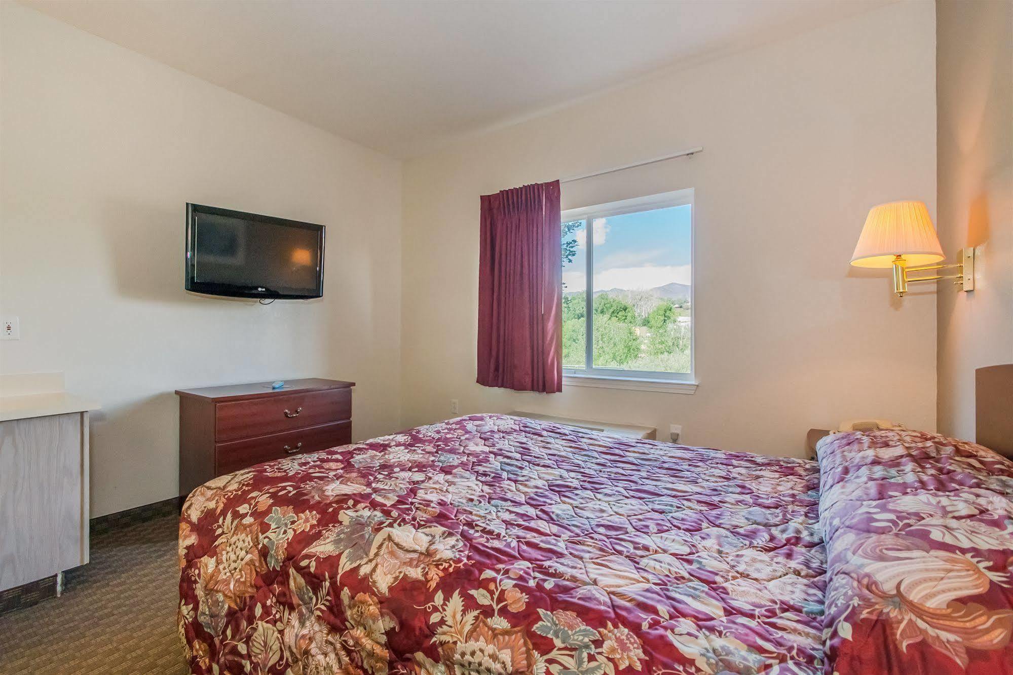 Intown Suites Extended Stay Colorado Springs Luaran gambar