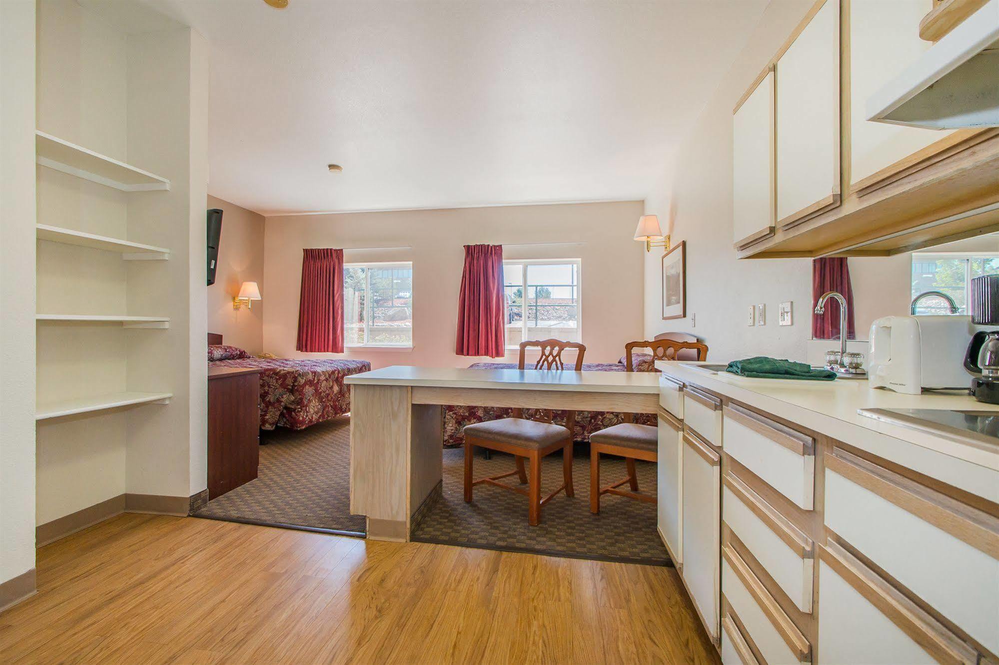 Intown Suites Extended Stay Colorado Springs Luaran gambar
